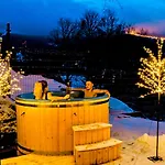 Apartmán Larice Podgrzewany Basen, Balia I Sauna *