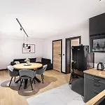 Apartmán Larice Podgrzewany Basen, Balia I Sauna
