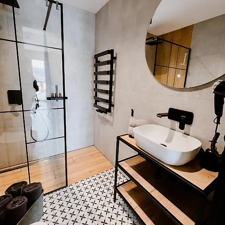 Larice Podgrzewany Basen, Balia I Sauna Apartman Świeradów-Zdrój