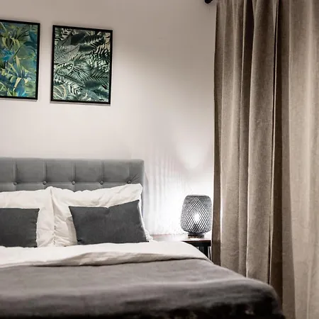 Larice Podgrzewany Basen, Balia I Sauna Apartman