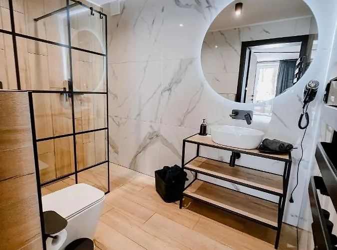 Larice Balia, Sauna I Morsowanie W Basenie شقة