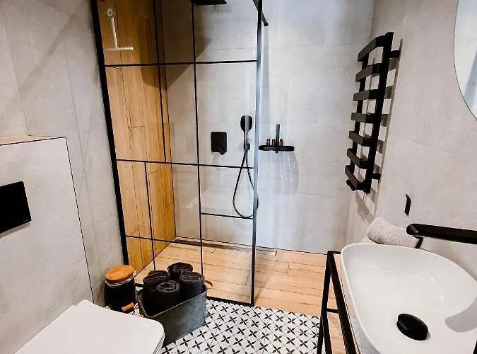 Larice Balia, Sauna I Morsowanie W Basenie شقة